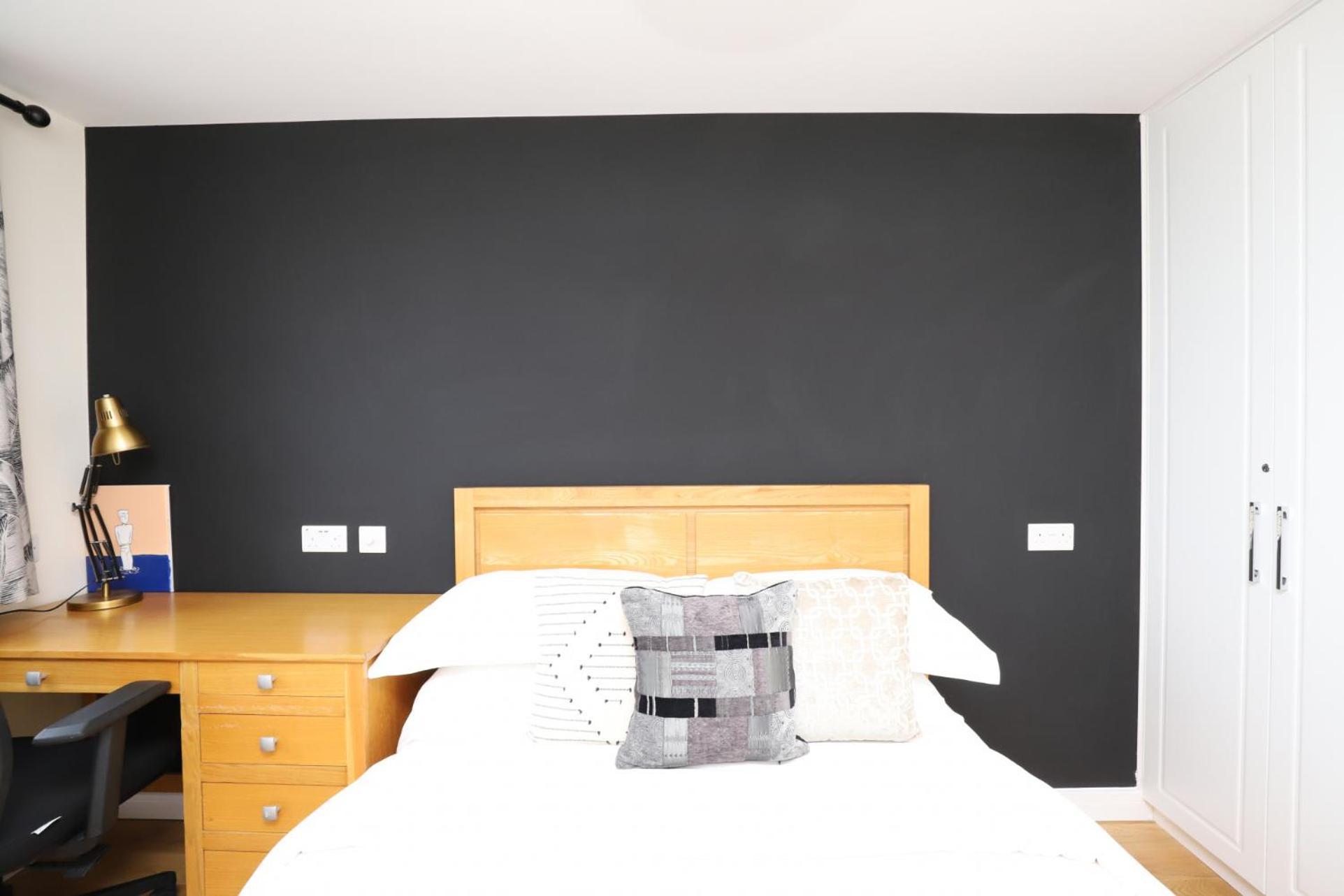 Luxurious Double Bedroom, Ensuite With Free Wifi. Oxford Room photo